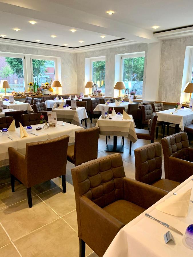 Boutique Hotel Goldene Henne Wolfsburg Exterior foto