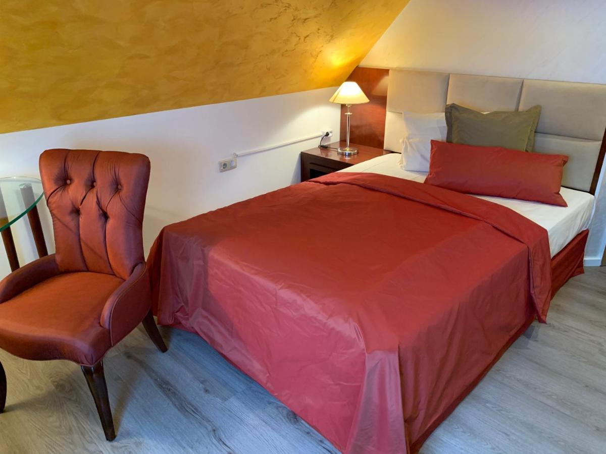 Boutique Hotel Goldene Henne Wolfsburg Exterior foto