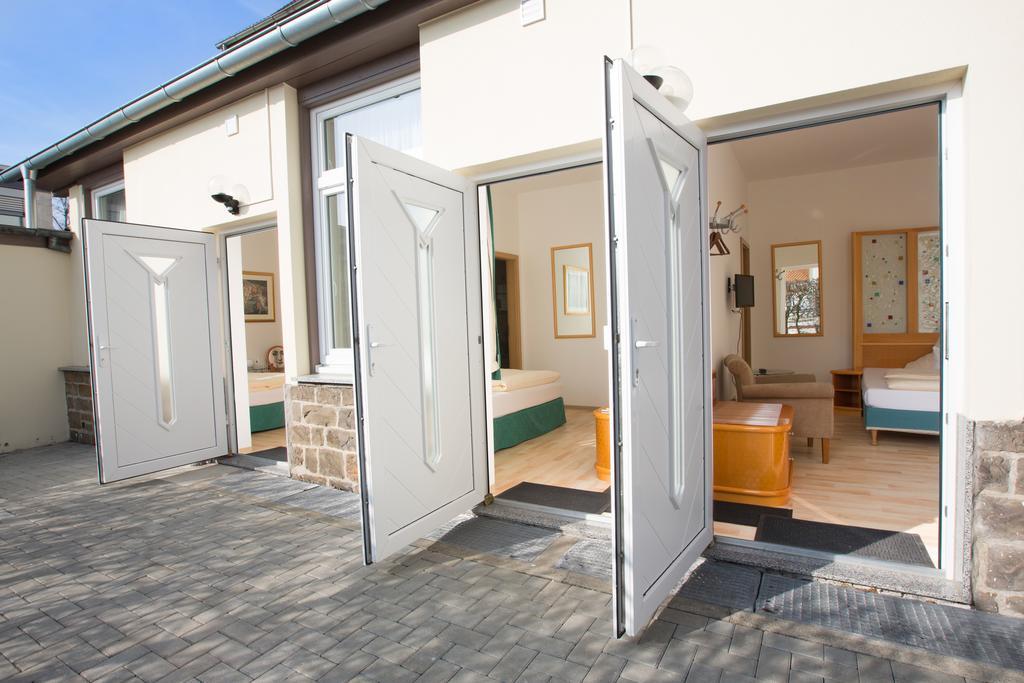 Boutique Hotel Goldene Henne Wolfsburg Exterior foto