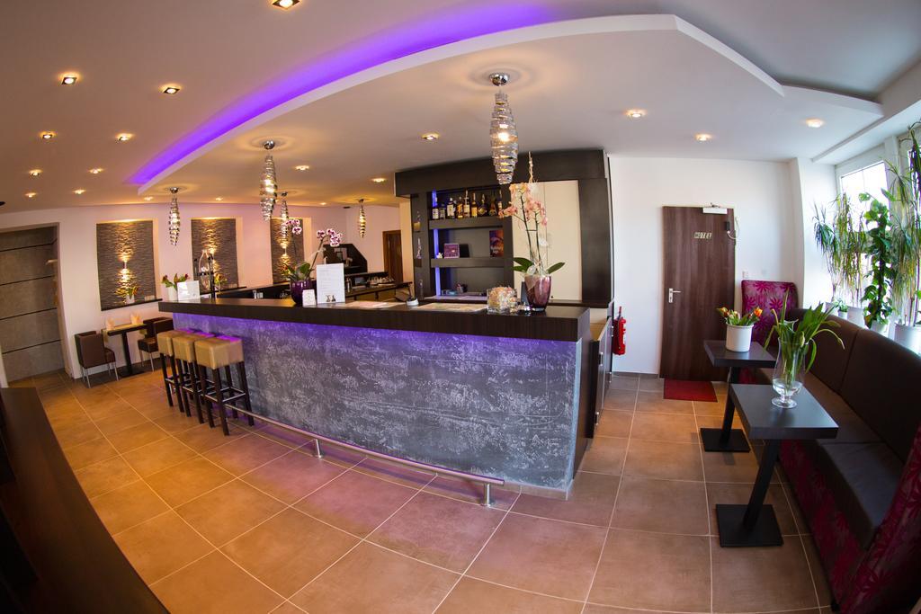 Boutique Hotel Goldene Henne Wolfsburg Exterior foto